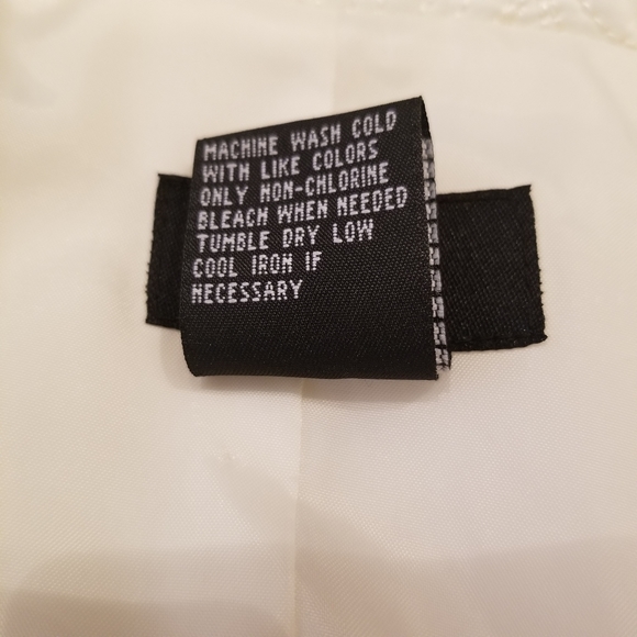 ๐ RQT Quilted Embroidered Jacket - Picture 6 of 6